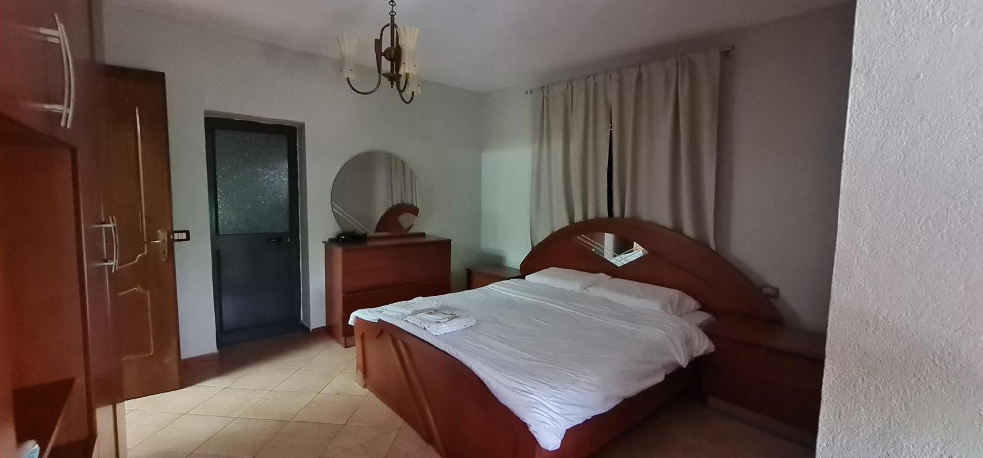 Calmly, Spacious Apartment Next To Usa Embassy Tirana Quarto foto